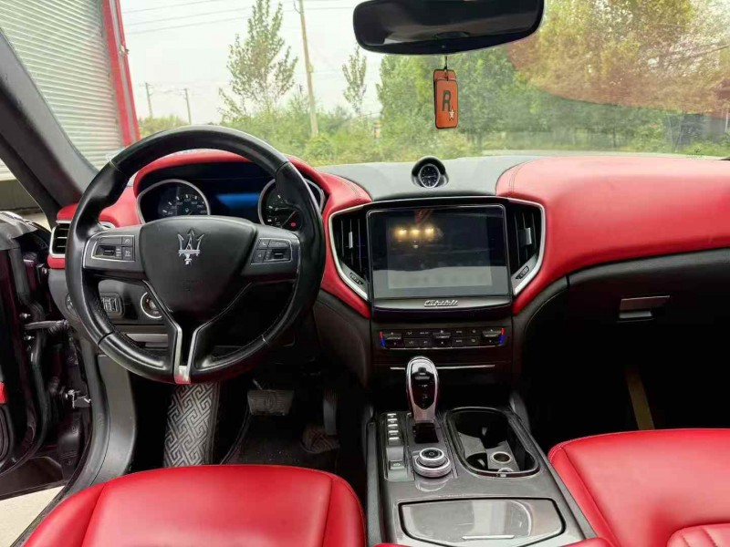 沧州18年玛莎拉蒂总裁5