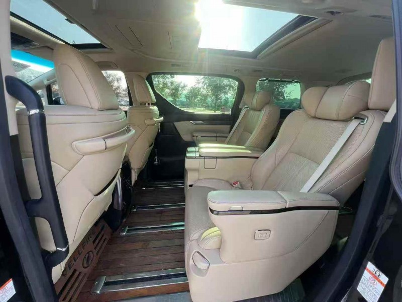 威海20年丰田威尔法5