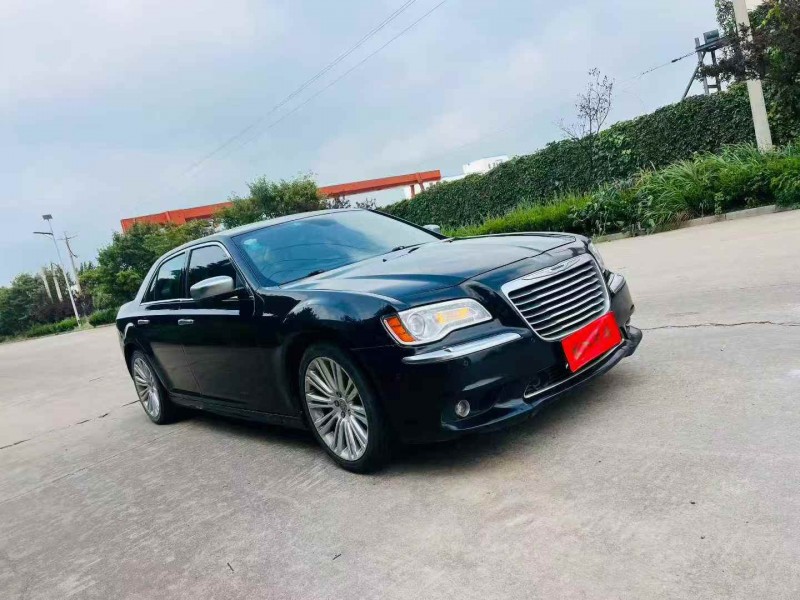 青岛15年克莱斯勒300C2