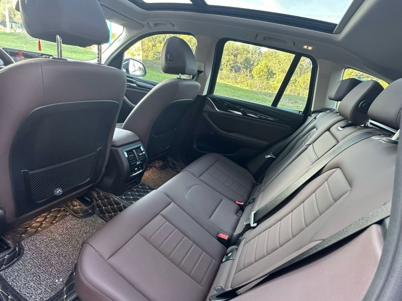 北京19年宝马X37