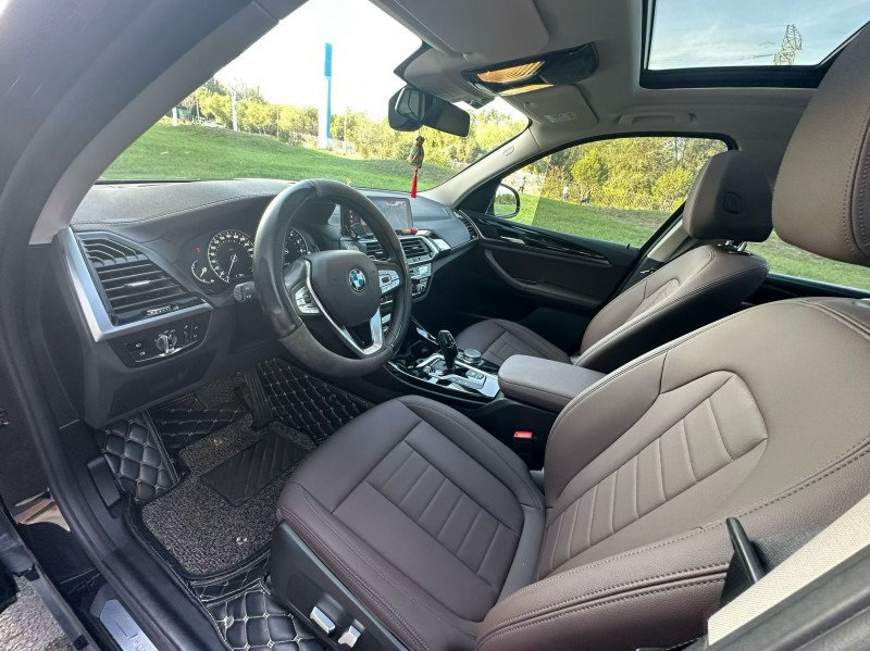 北京19年宝马X38