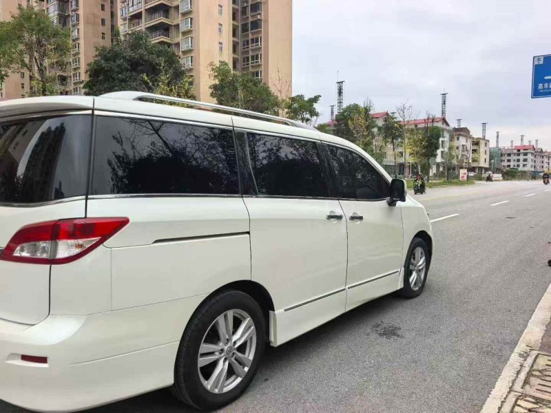 许昌18年日产贵士8