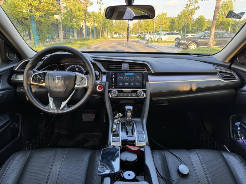 盐城17年本田思域8
