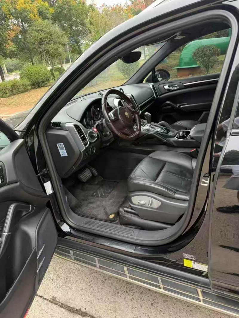 张家界14年保时捷卡宴3