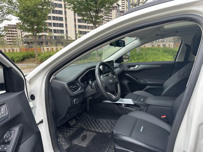 盐城20年福特福克斯6