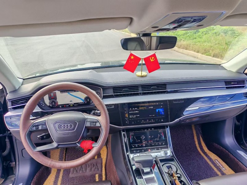 济南19年奥迪A8L2