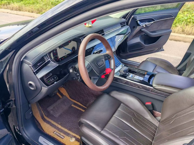 济南19年奥迪A8L3