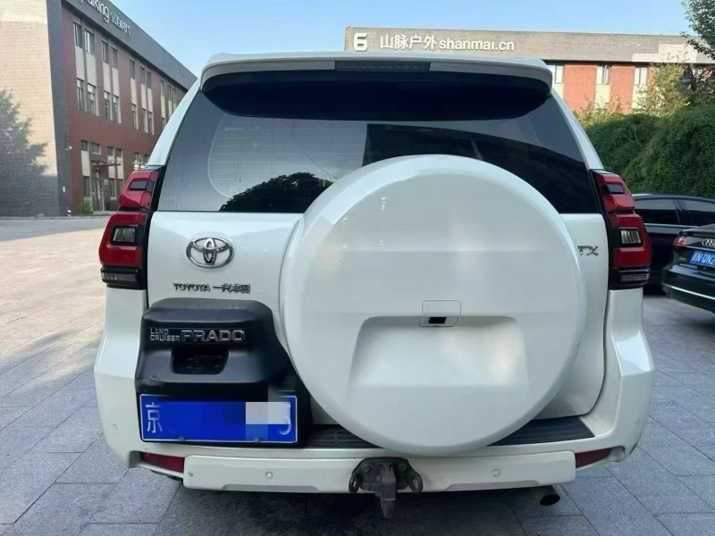 北京19年丰田普拉多4