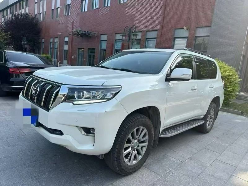 北京19年丰田普拉多8