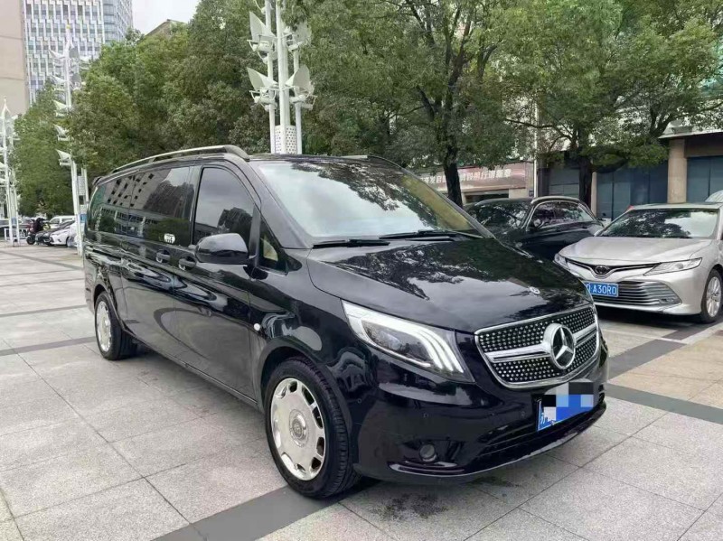 南通18年奔驰威霆2