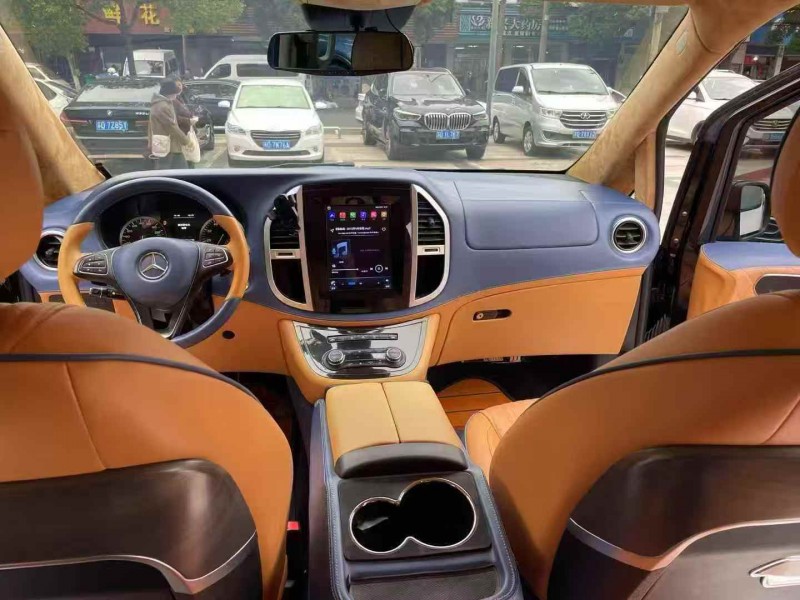 南通18年奔驰威霆4
