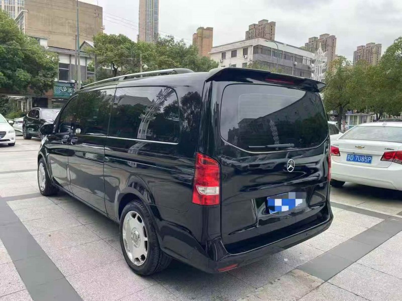 南通18年奔驰威霆7