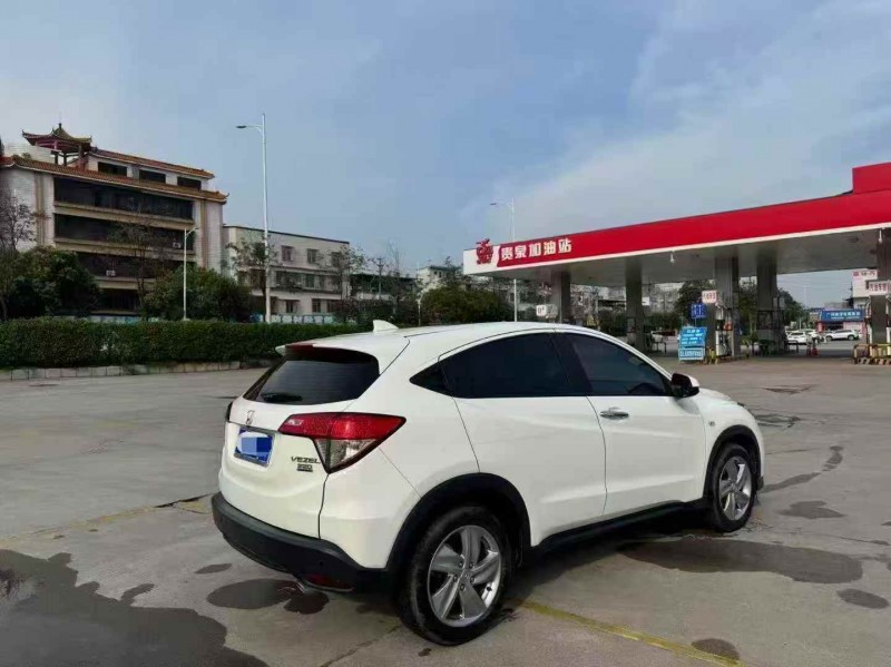 汕头22年本田缤智6