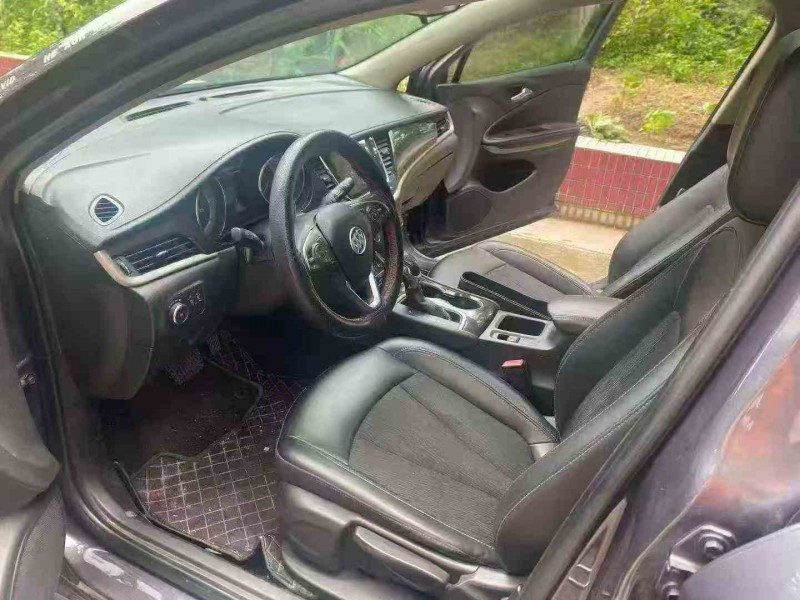 珠海18年别克威朗6