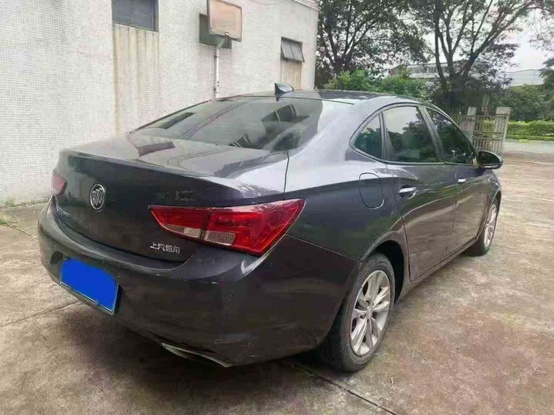 珠海18年别克威朗9