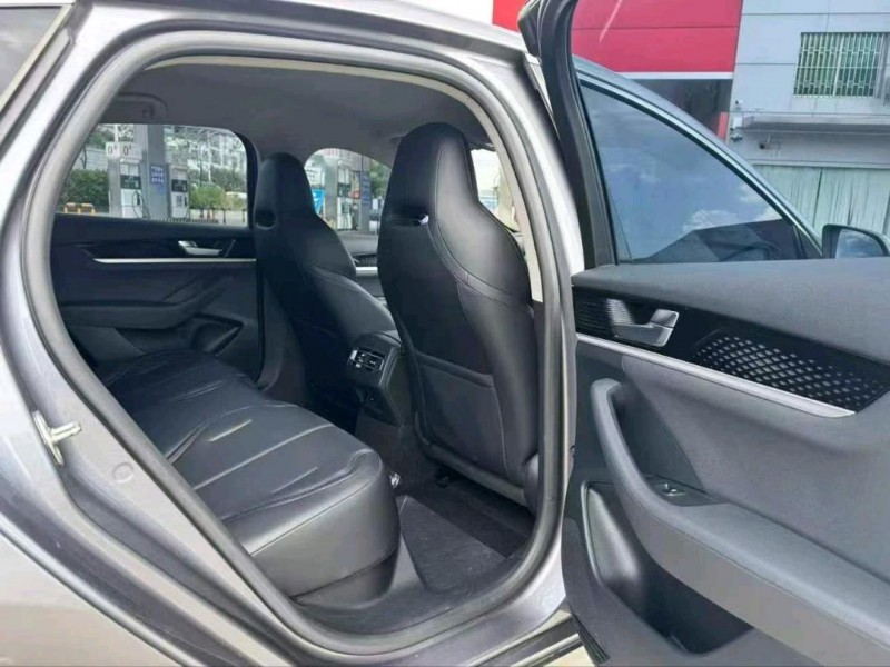 广州23年比亚迪秦8