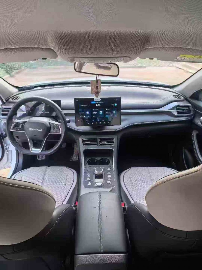 南平24年比亚迪驱逐舰5