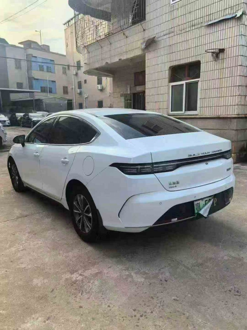 南平24年比亚迪驱逐舰8