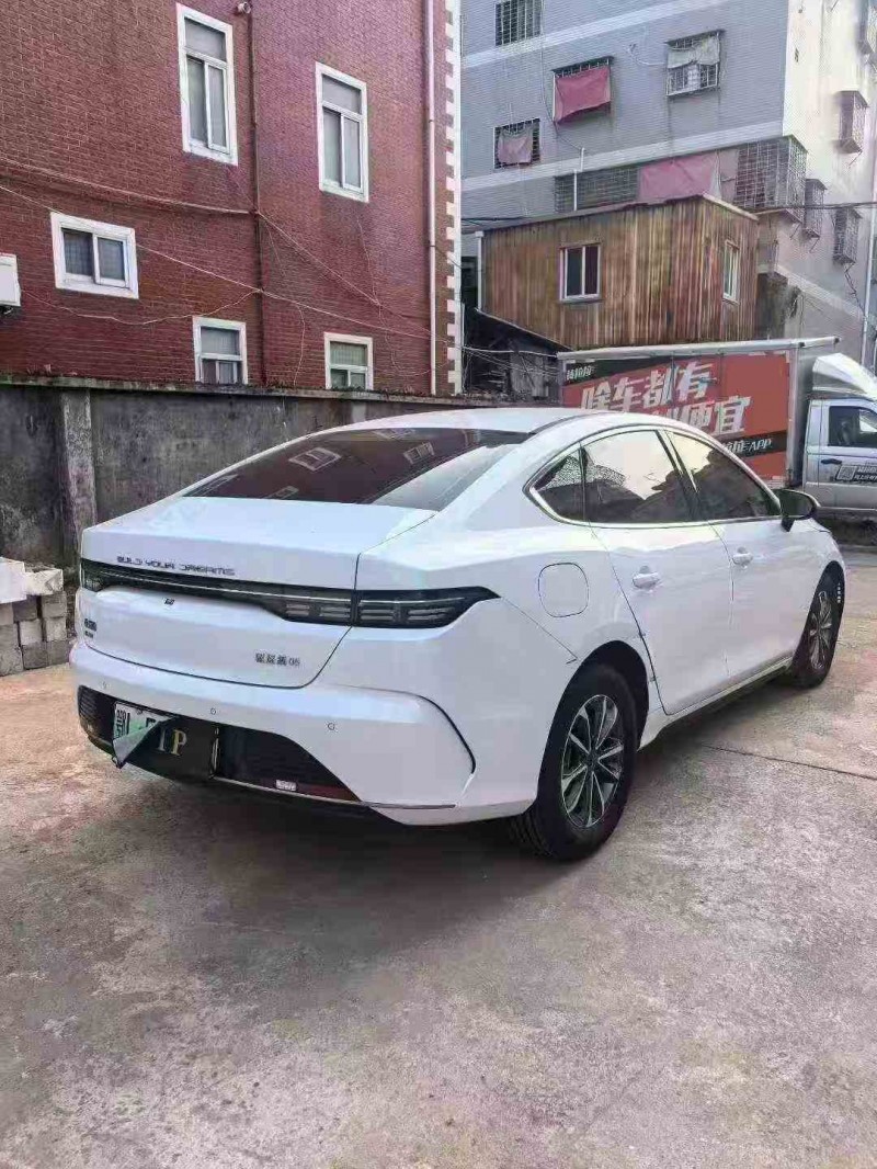 南平24年比亚迪驱逐舰9