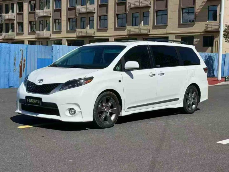 南平16年丰田塞纳2