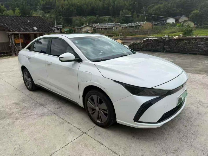 南平23年吉利几何2