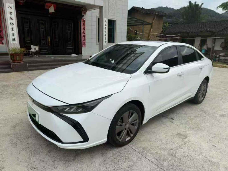 南平23年吉利几何3