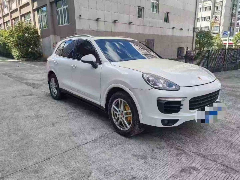 福州17年保时捷卡宴2