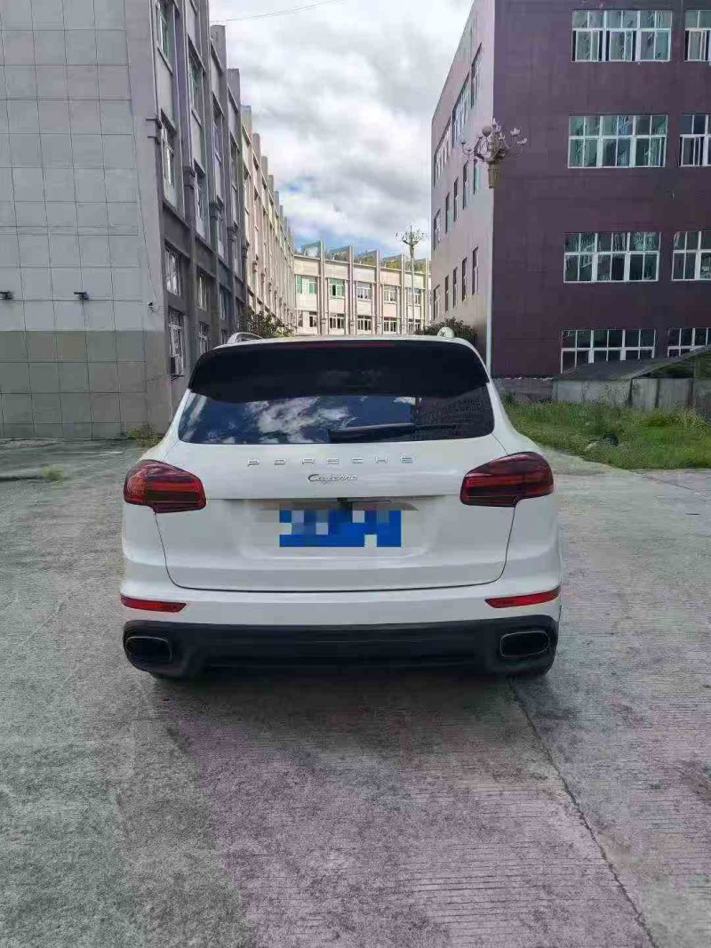 福州17年保时捷卡宴9