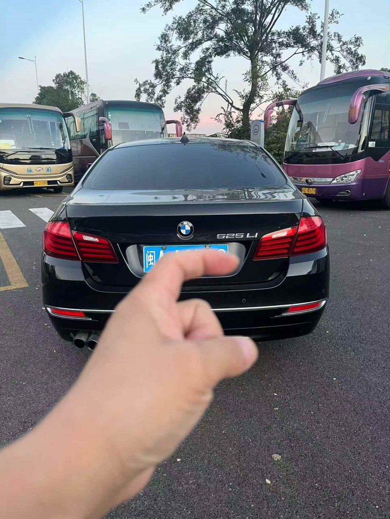 漳州17年宝马5系9