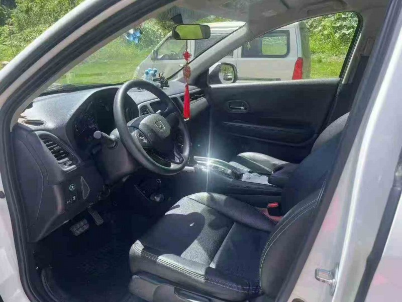 漳州16年本田缤智4