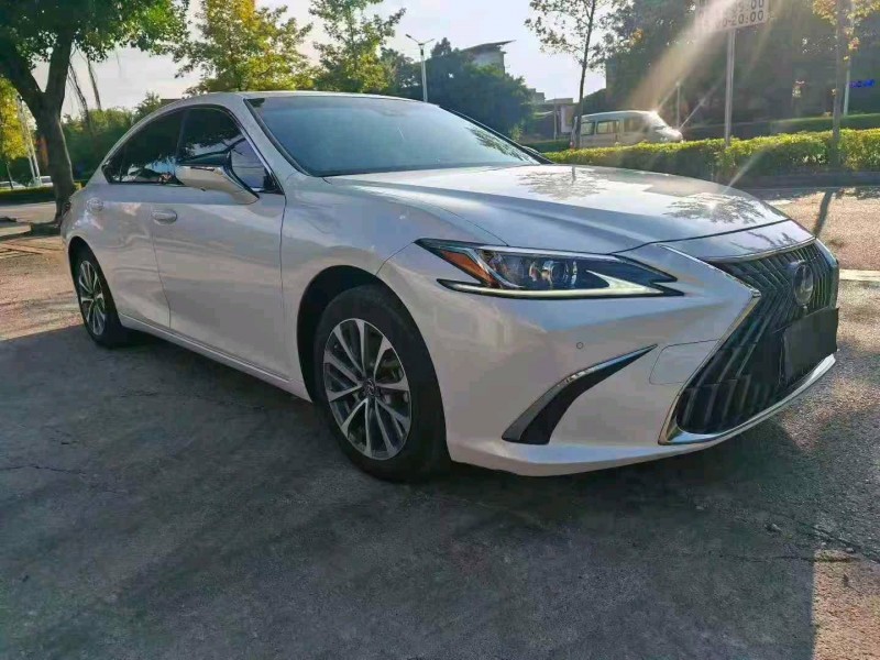 广州23年雷克萨斯ES3