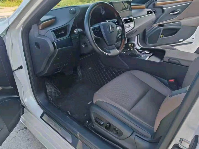 广州23年雷克萨斯ES9