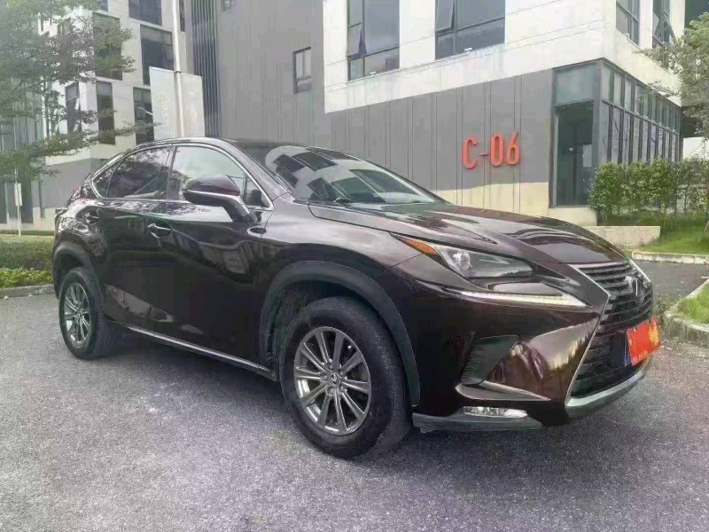 广州18年雷克萨斯NX2