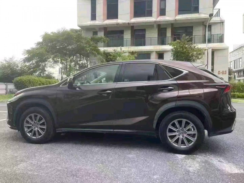 广州18年雷克萨斯NX7