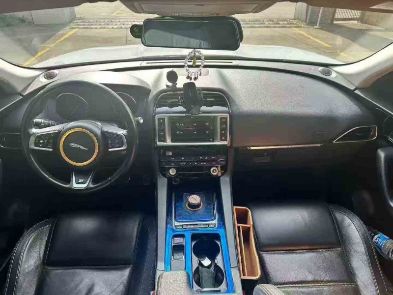 南平18年捷豹F-PACE4