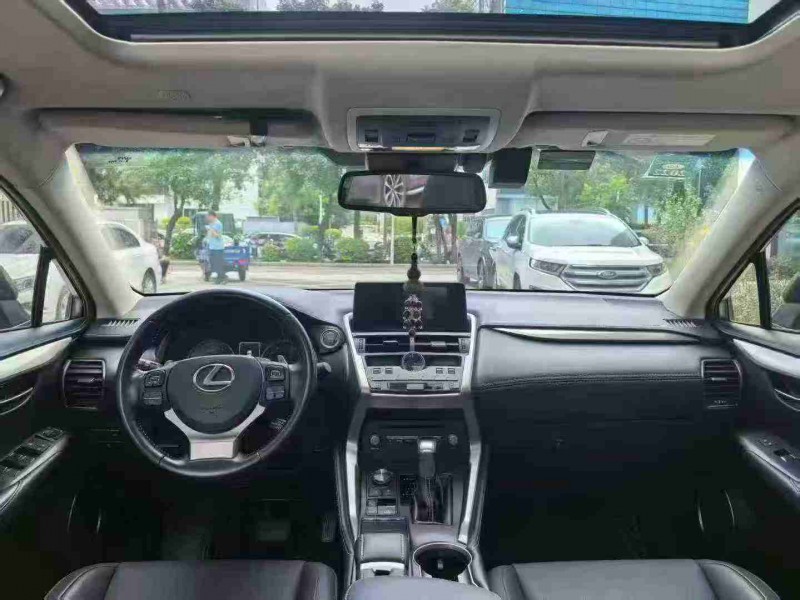 深圳18年雷克萨斯NX4