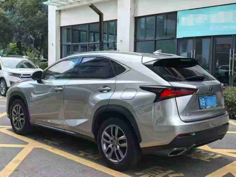 深圳18年雷克萨斯NX8