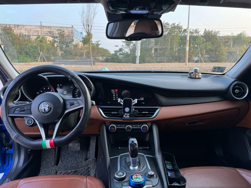 潮州19年阿尔法·罗密欧Giulietta4