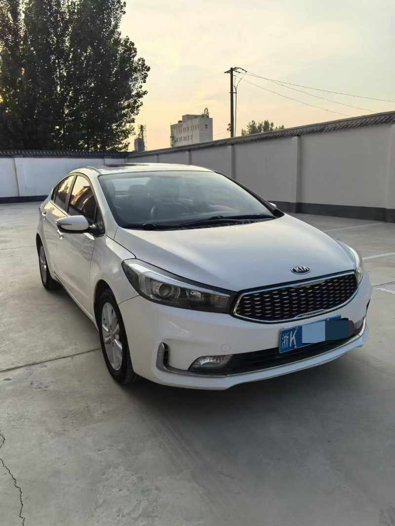 邯郸16年起亚K32