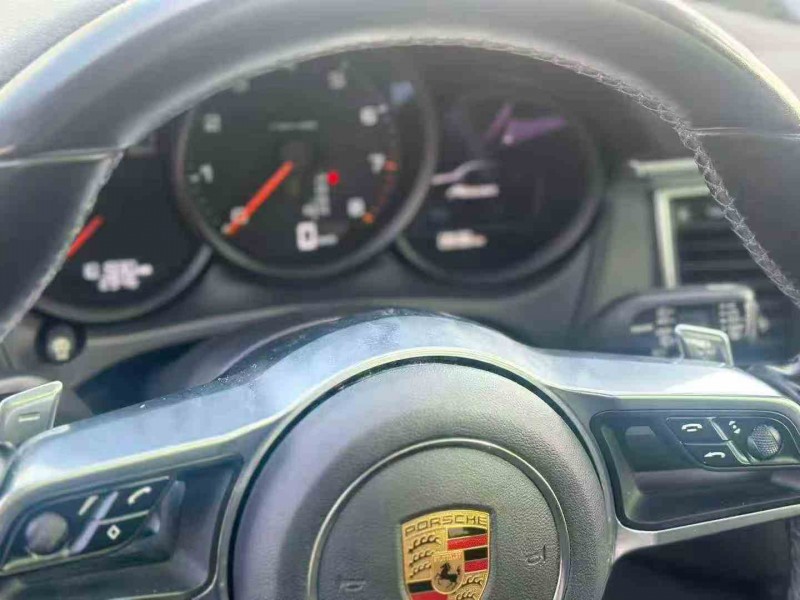 舟山17年保时捷Macan4