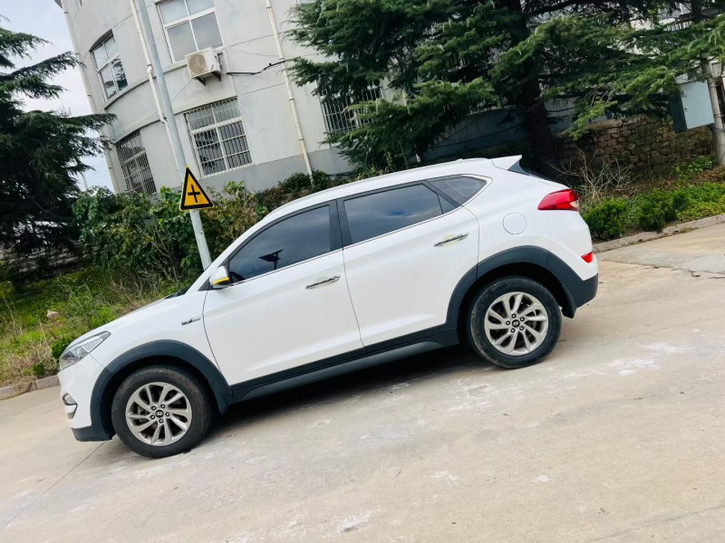 烟台17年现代途胜3