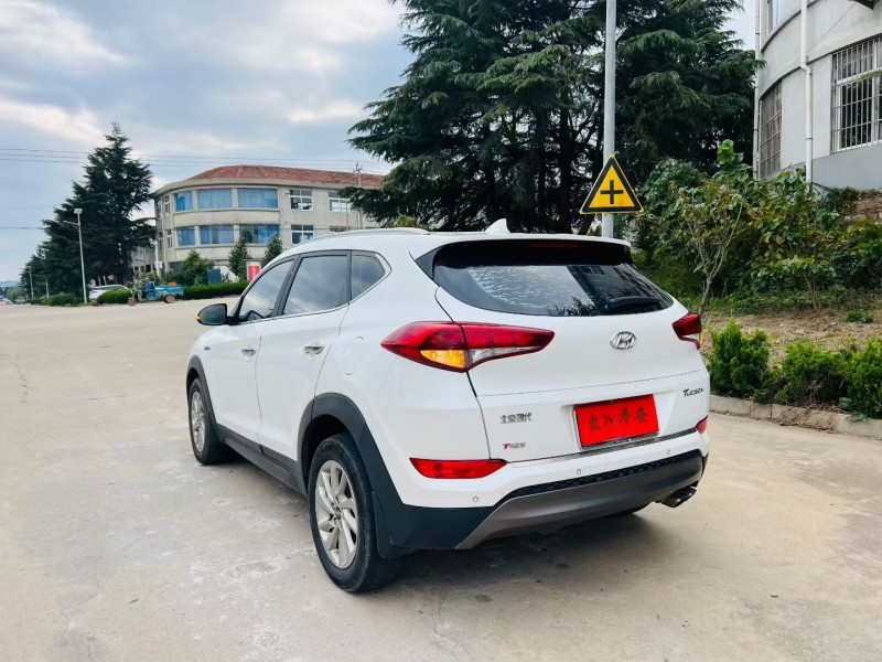 烟台17年现代途胜8