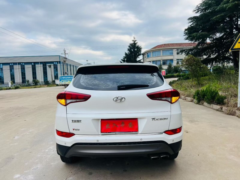 烟台17年现代途胜9