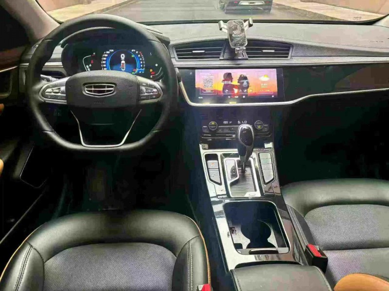 重庆20年吉利帝豪8