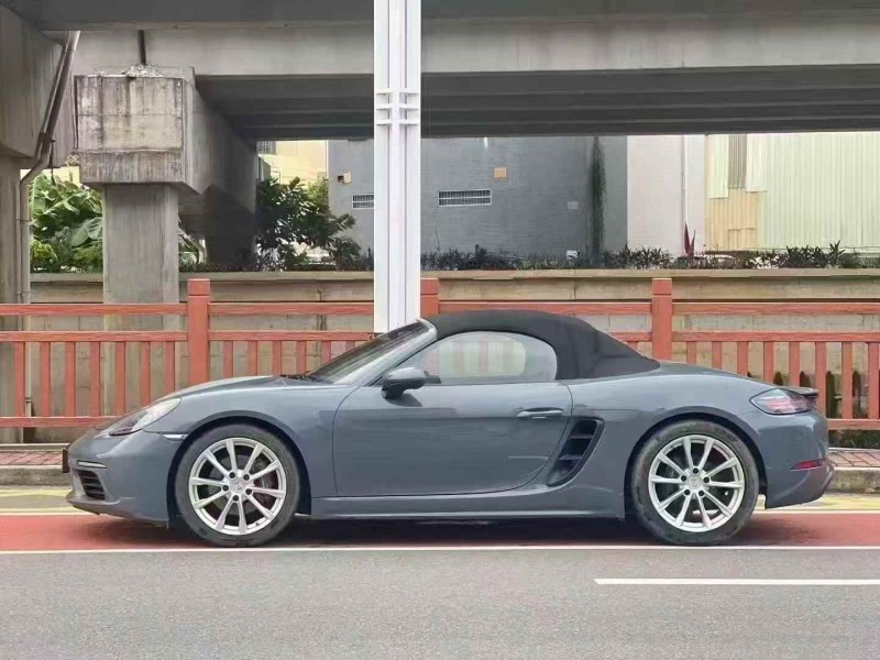 东莞17年保时捷7185