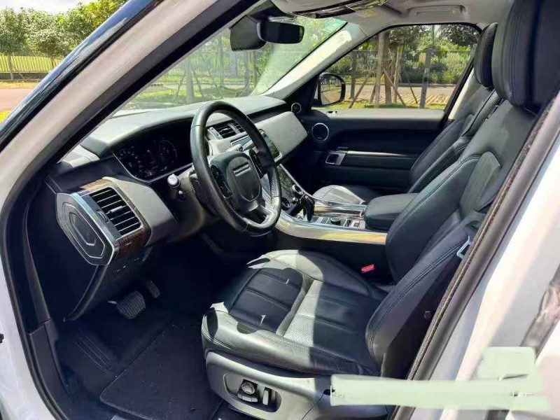 新乡18年路虎揽胜运动5