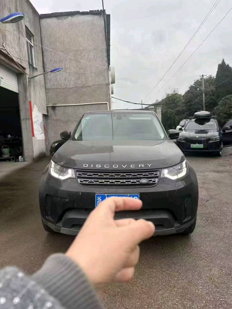 台州18年路虎发现1