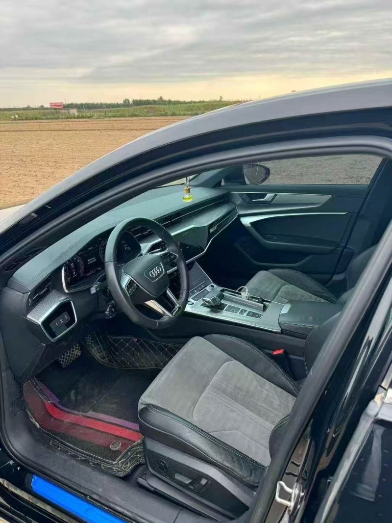 济宁21年奥迪A6L5