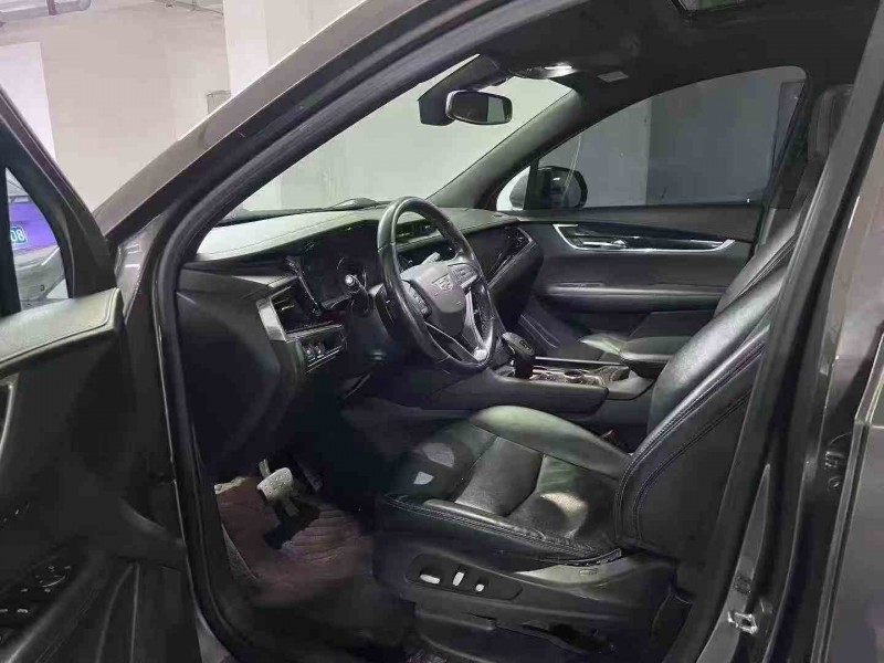 成都20年凯迪拉克XT65