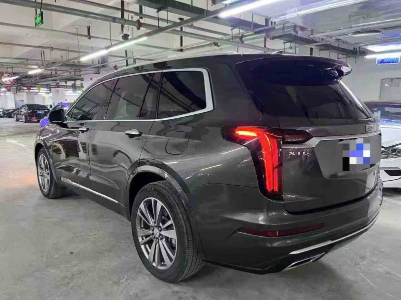 成都20年凯迪拉克XT67